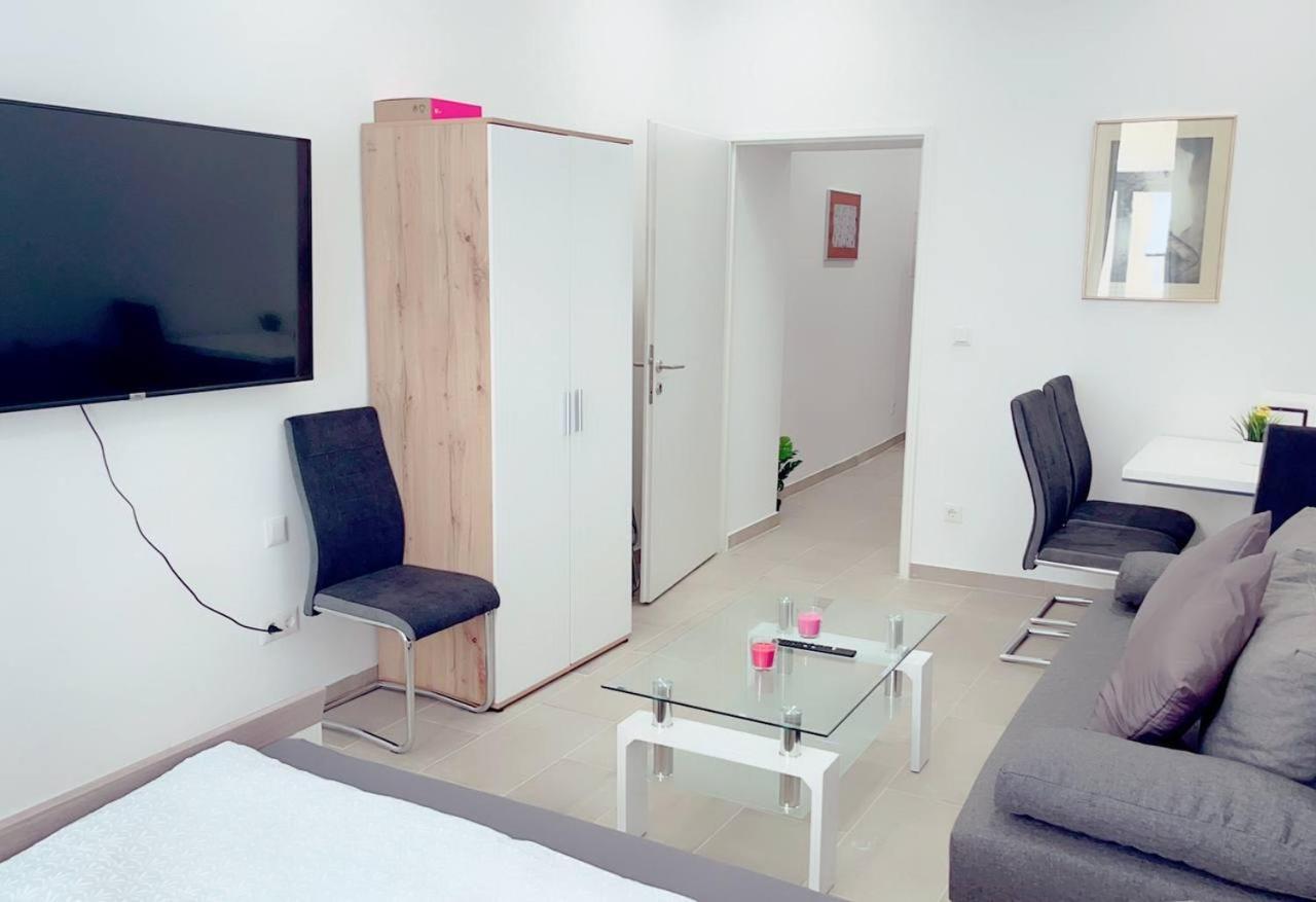 Queen Apartment 4P Wl Vienna Exterior photo